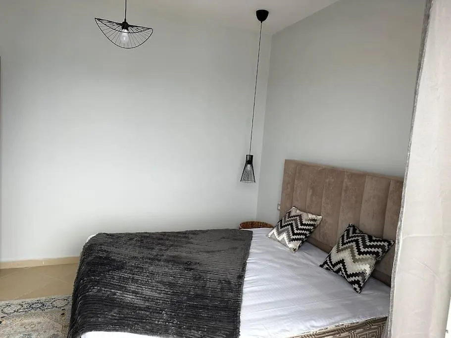 Apartment Roma Sarande 0*,  Albania
